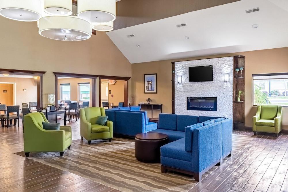 Comfort Inn & Suites Cincinnati Eastgate Bagian luar foto