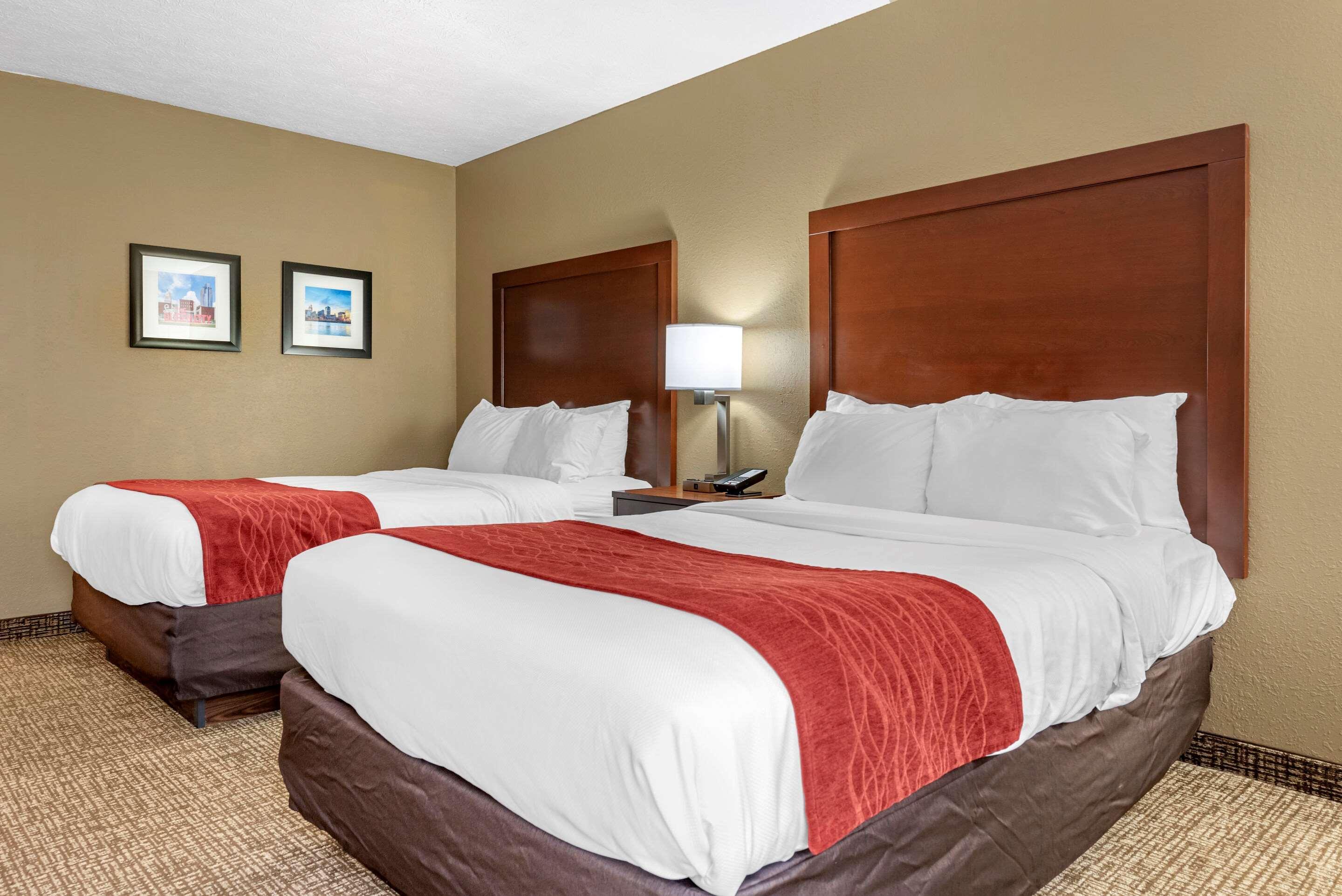 Comfort Inn & Suites Cincinnati Eastgate Bagian luar foto