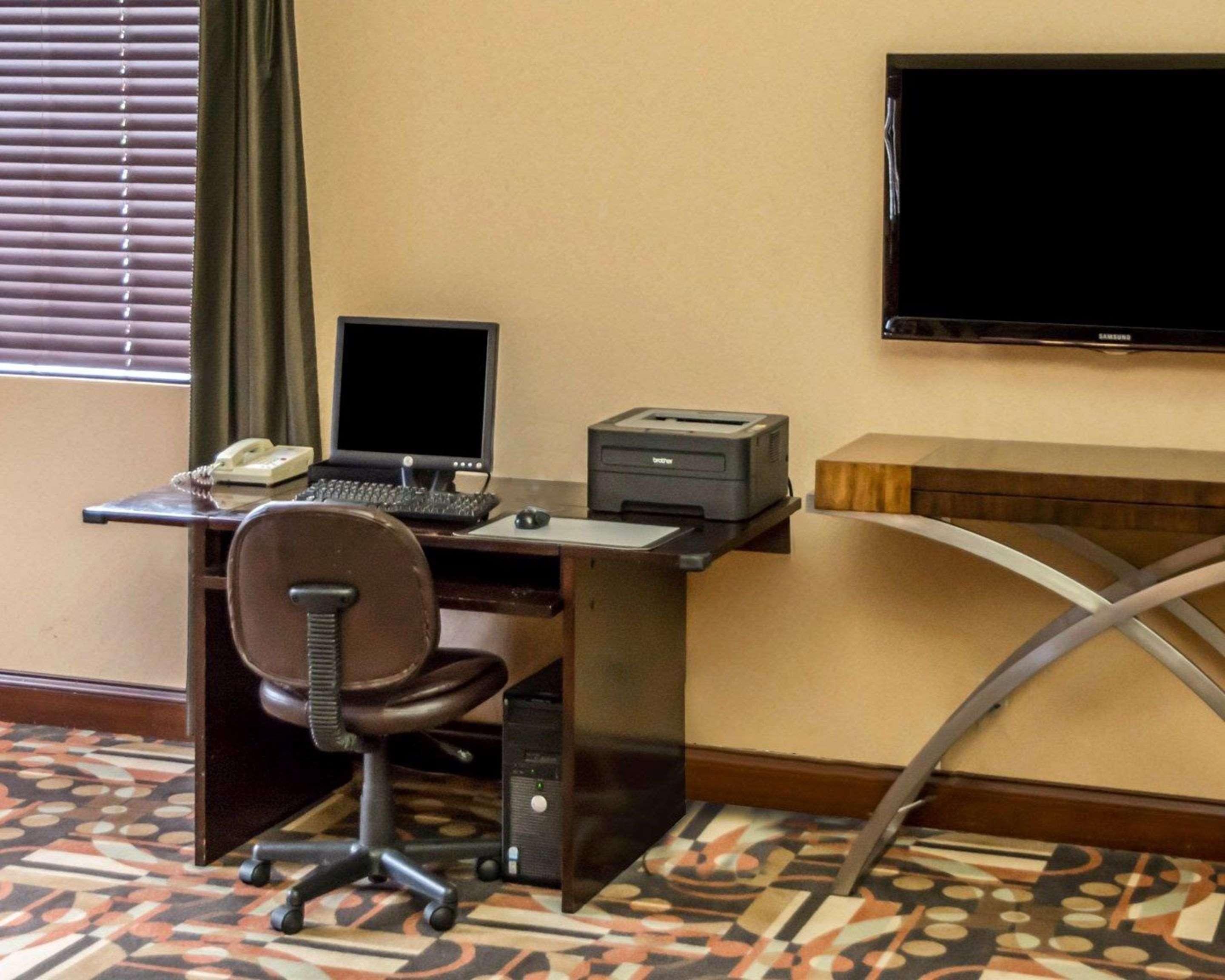 Comfort Inn & Suites Cincinnati Eastgate Bagian luar foto