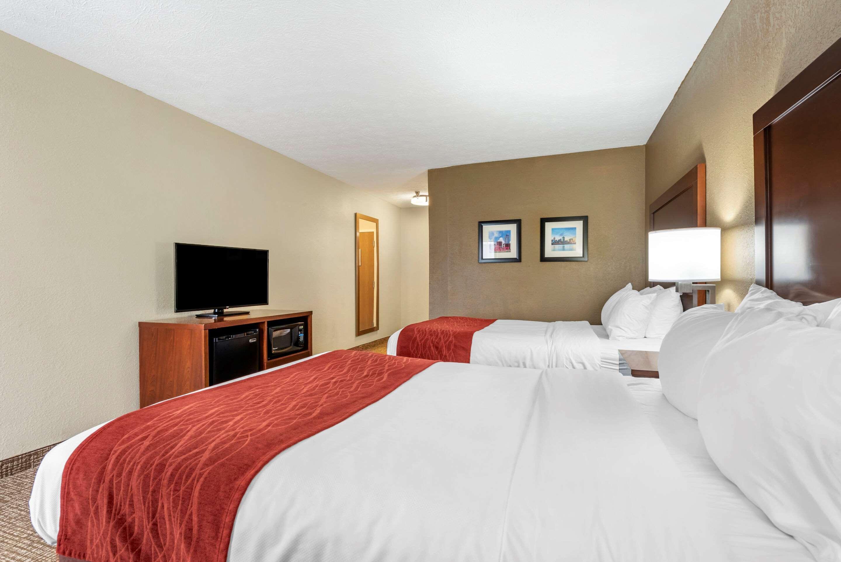 Comfort Inn & Suites Cincinnati Eastgate Bagian luar foto