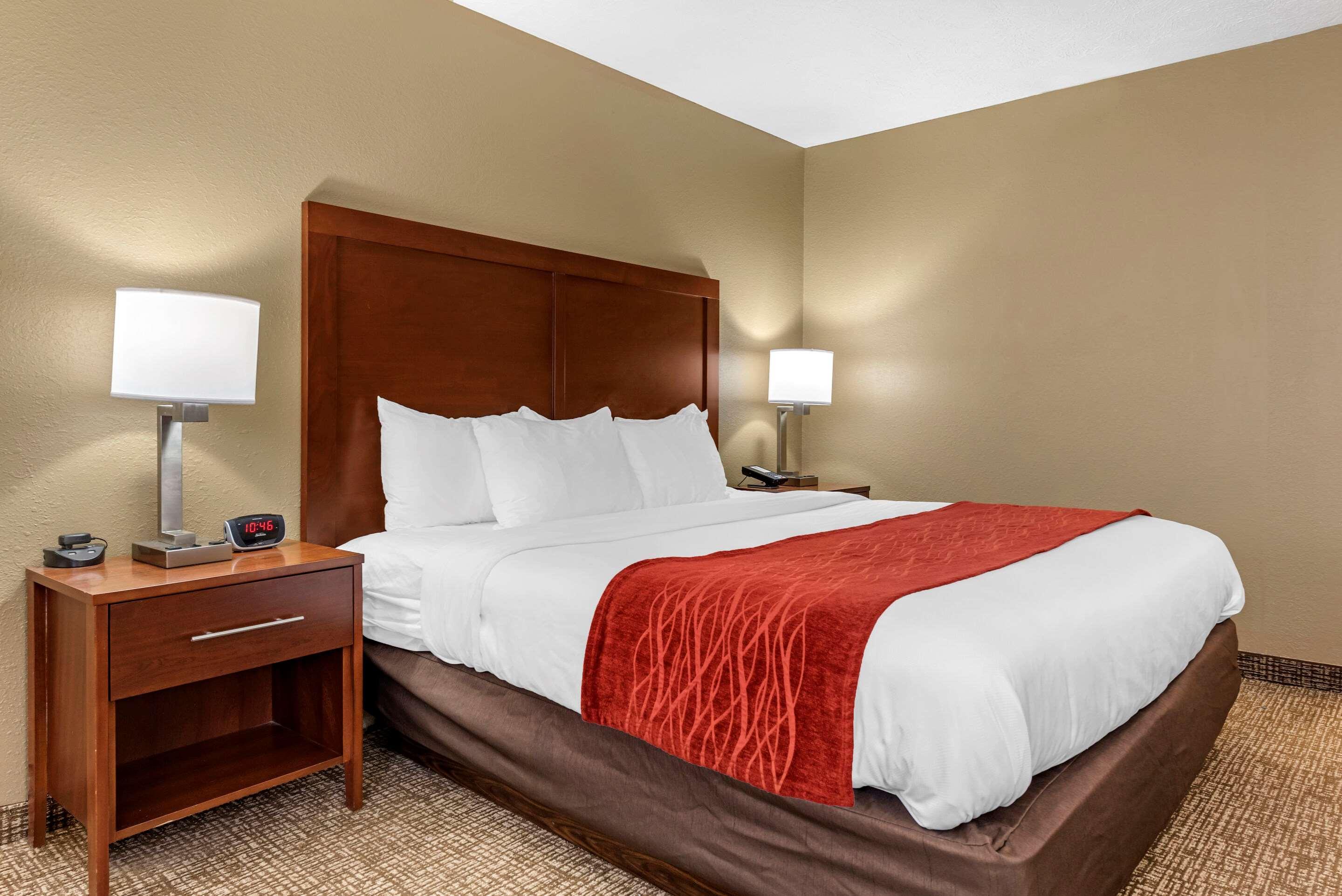 Comfort Inn & Suites Cincinnati Eastgate Bagian luar foto