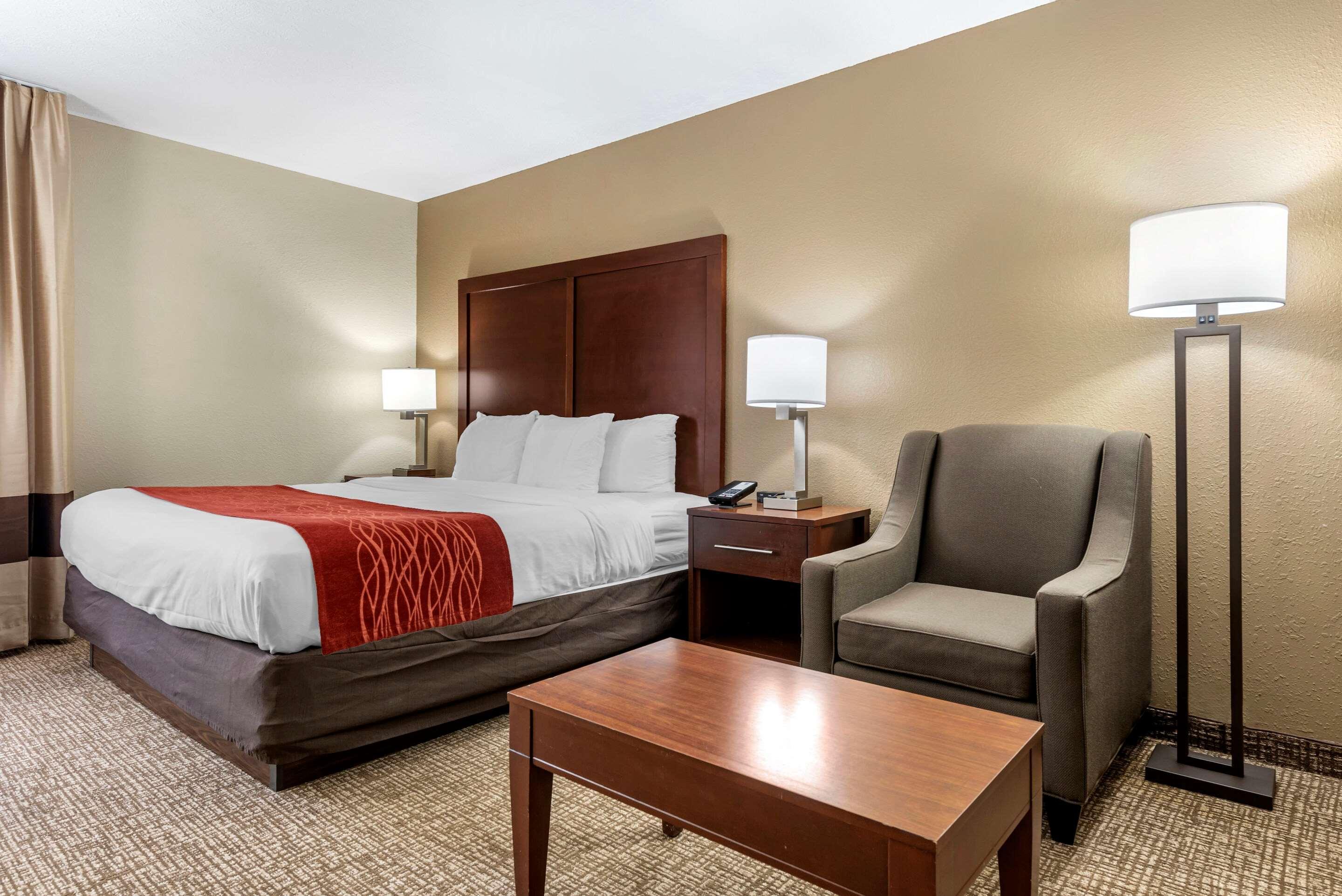 Comfort Inn & Suites Cincinnati Eastgate Bagian luar foto