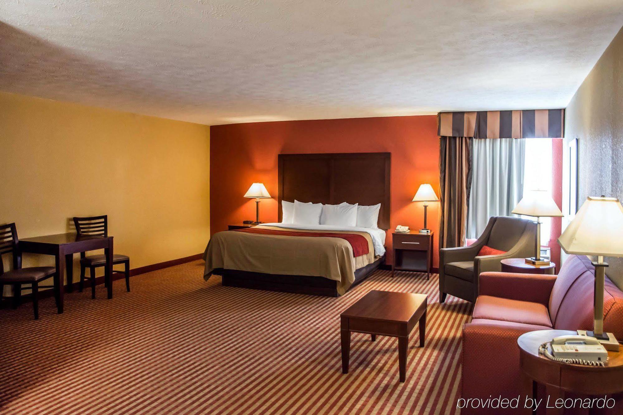 Comfort Inn & Suites Cincinnati Eastgate Bagian luar foto