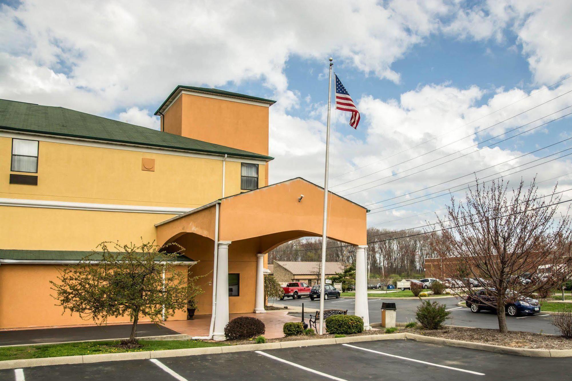 Comfort Inn & Suites Cincinnati Eastgate Bagian luar foto