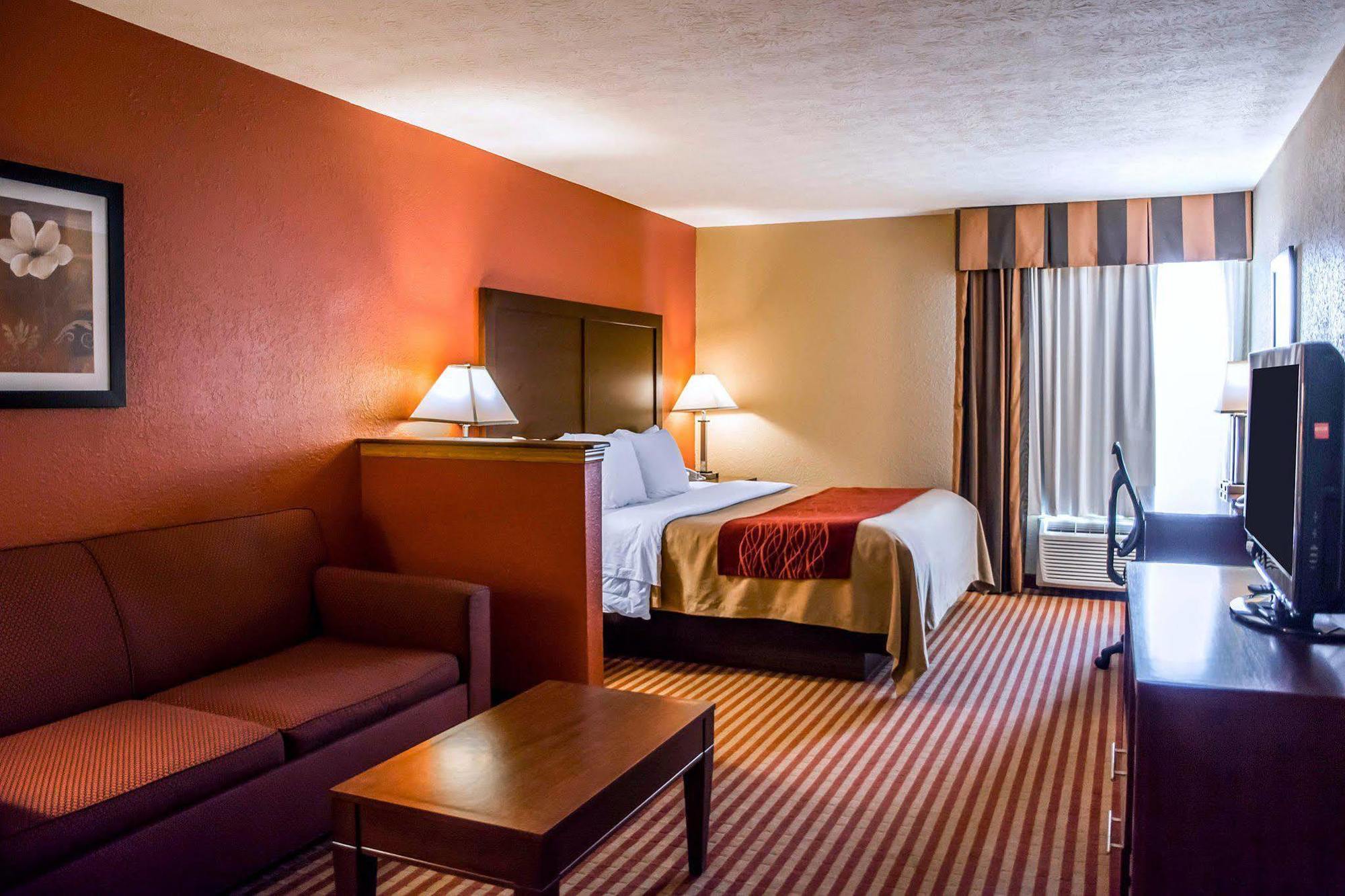 Comfort Inn & Suites Cincinnati Eastgate Bagian luar foto